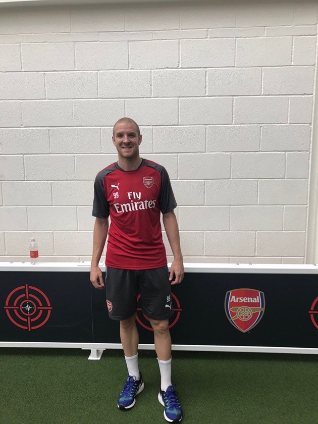 Alexis Sanchez tươi rói, Arsenal sẵn sàng đấu Liverpool - Bóng Đá