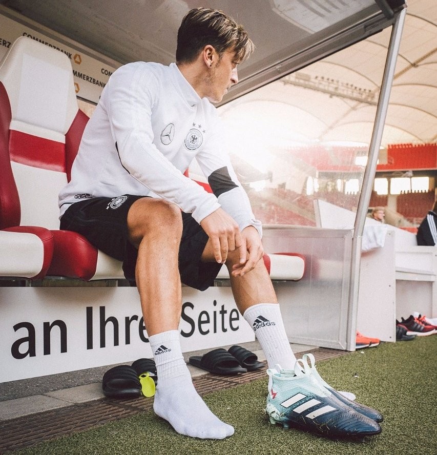 Góc kỹ thuật: Mesut Ozil vẫn là tiền vệ công hay nhất Ngoại hạng Anh? - Bóng Đá