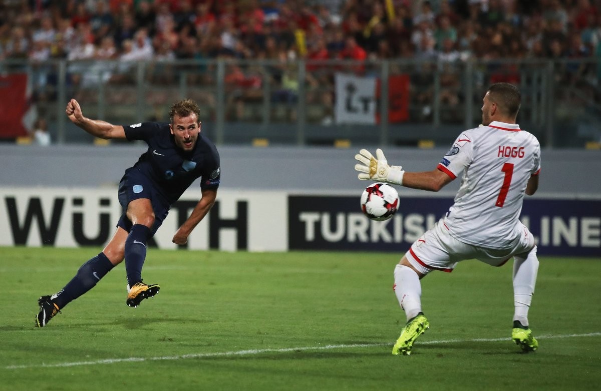 Harry Kane mừng rỡ khi tháng 8 kinh hoàng kết thúc - Bóng Đá