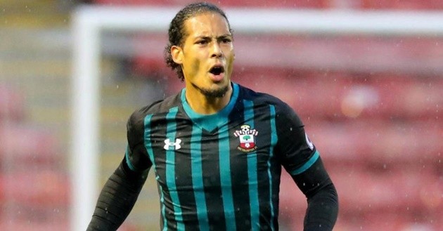 Virgil van Dijk trở lại ngày Southampton bị 