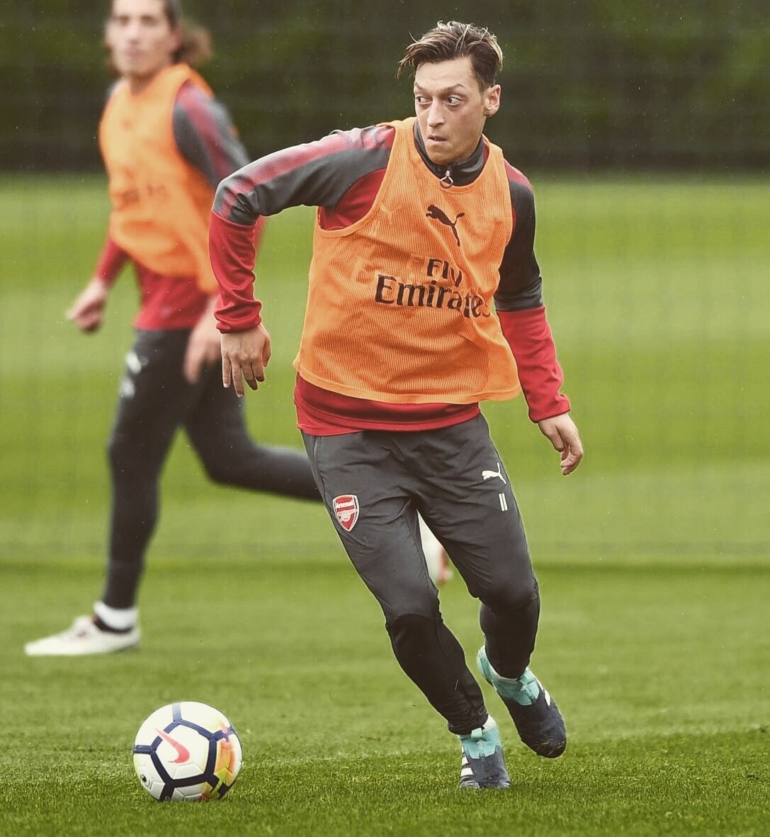 Góc kỹ thuật: Mesut Ozil vẫn là tiền vệ công hay nhất Ngoại hạng Anh? - Bóng Đá