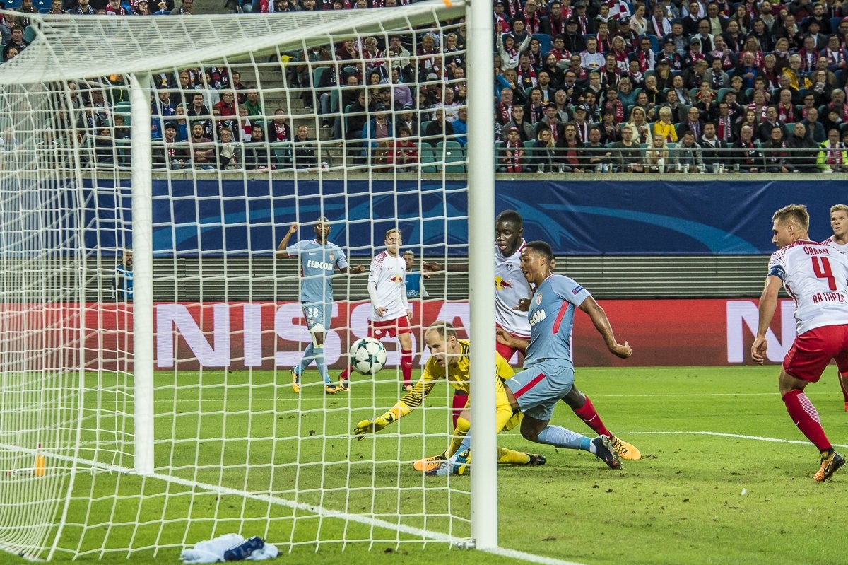 Tổng hợp loạt trận thứ 2 Champions League: Napoli sa lầy, ngựa ô cầm chân nhau - Bóng Đá