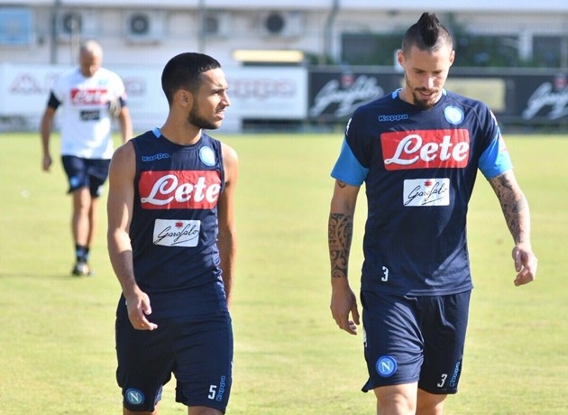 Cựu sao Real trầm tư ngắm mình trong gương - Bóng Đá