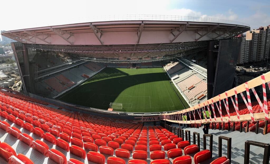Thiết kế độc, khán đài 'nằm ngoài' sân vận động - Bóng Đá