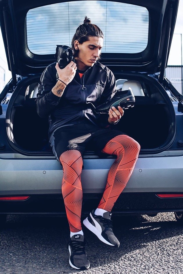 Hector Bellerin trong bộ cánh 