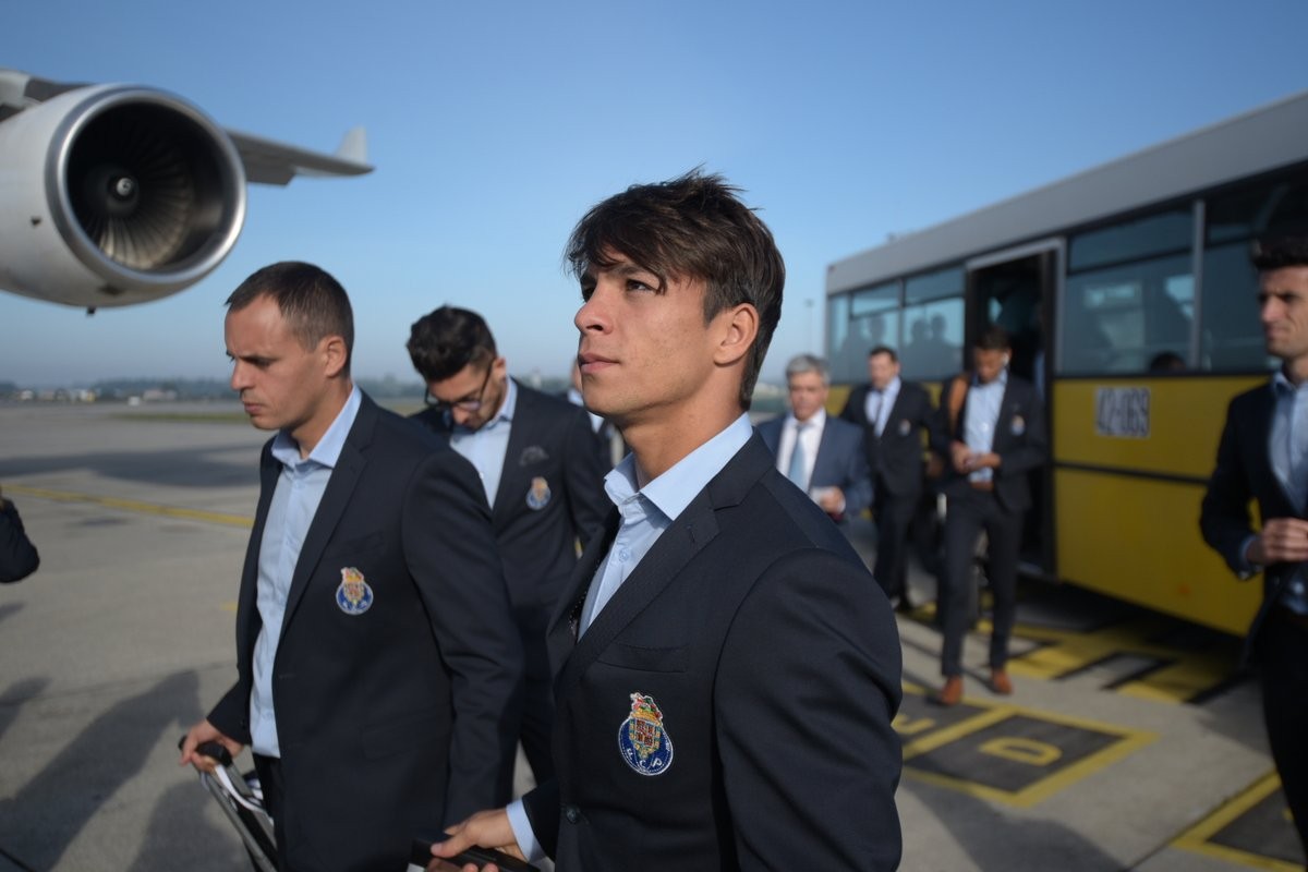 Dàn sao FC Porto rạng rỡ lên đường sang Monaco - Bóng Đá