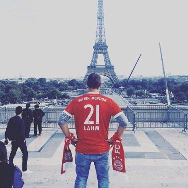 Chưa cần cầu thủ, các CĐV Bayern đã 'đại náo' Paris - Bóng Đá