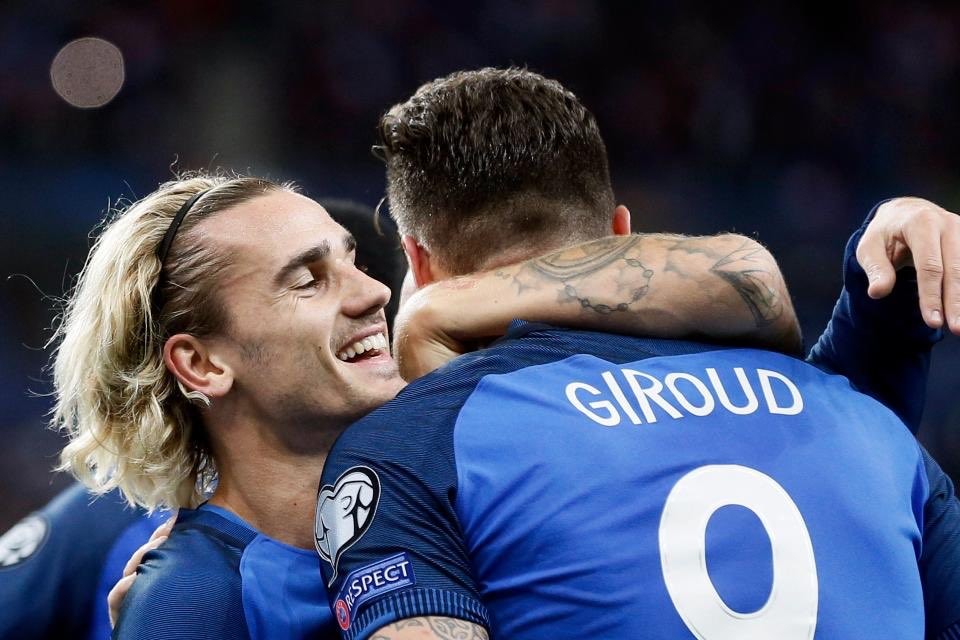 'Chân gỗ' Giroud tiến vào ngôi đền thiêng bóng đá Pháp - Bóng Đá