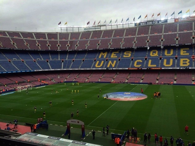 Cửa đóng - then cài trong trận Barcelona - Las Palmas - Bóng Đá
