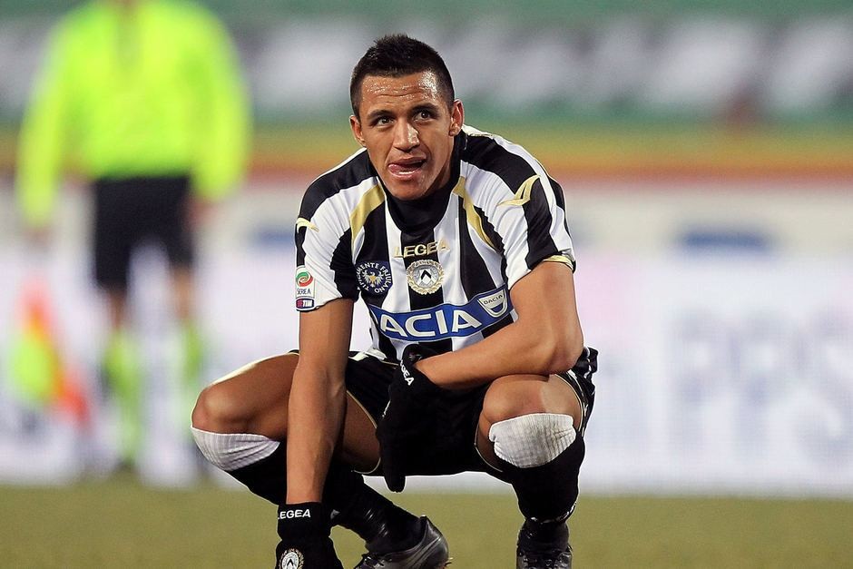 Thầy cũ tiết lộ sự thật KHÔNG NGỜ về Alexis Sanchez  - Bóng Đá