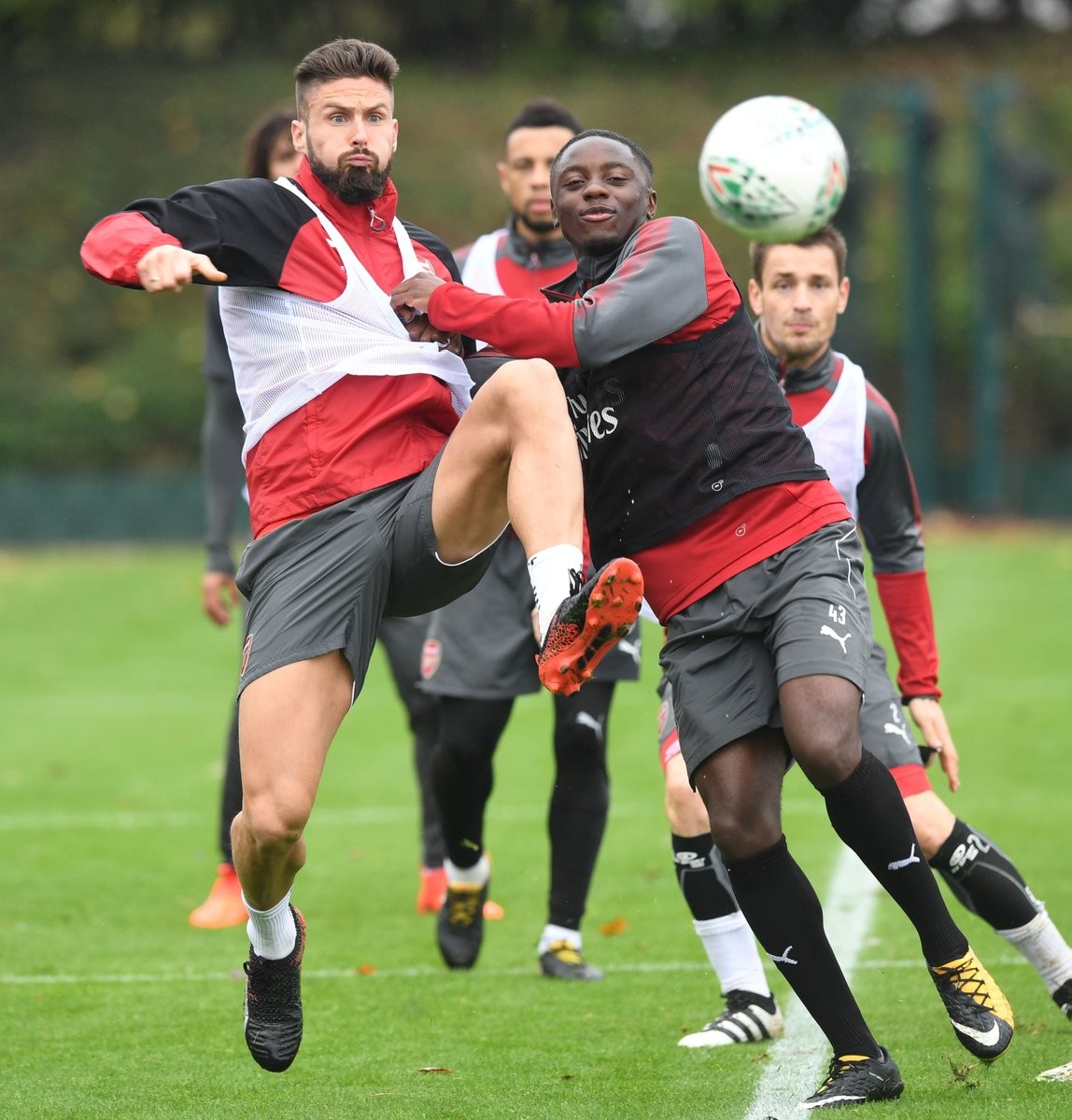 Arsenal hăng say tập luyện, sẵn sàng chiến Norwich - Bóng Đá