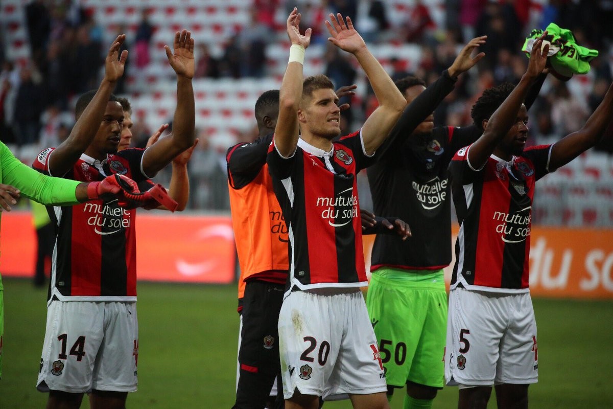 Balotelli lại gây 