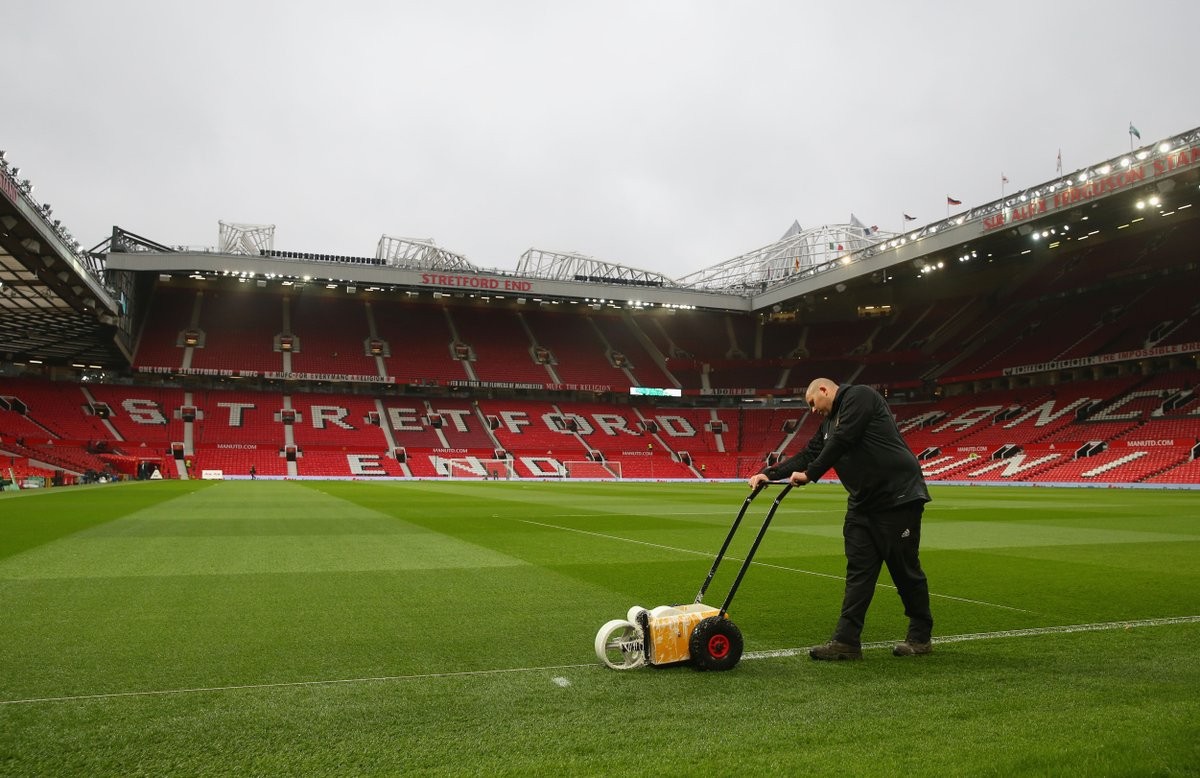 Old Trafford tĩnh mịch 