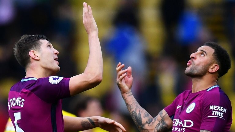 Pep Guardiola: Nghệ thuật hắc ám của sự 