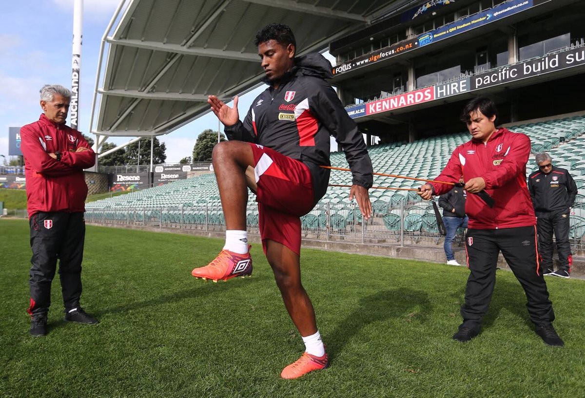 Ánh nắng chói chang tại New Zealand không làm Peru nản lòng - Bóng Đá