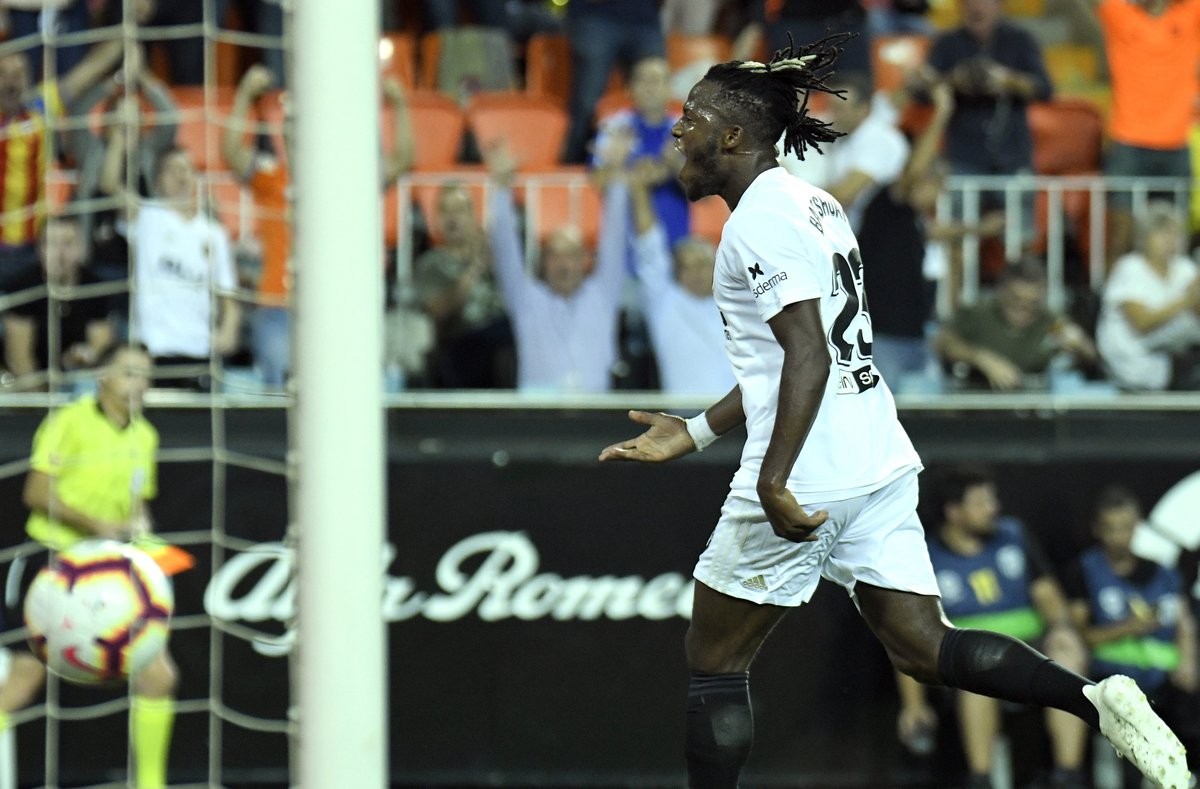 Batshuayi đi vào lịch sử với bàn Valencia - Bóng Đá
