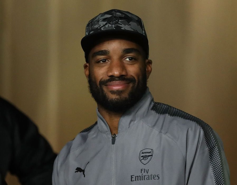 Lacazette bị hắt hủi, người đại diện nói gì? - Bóng Đá