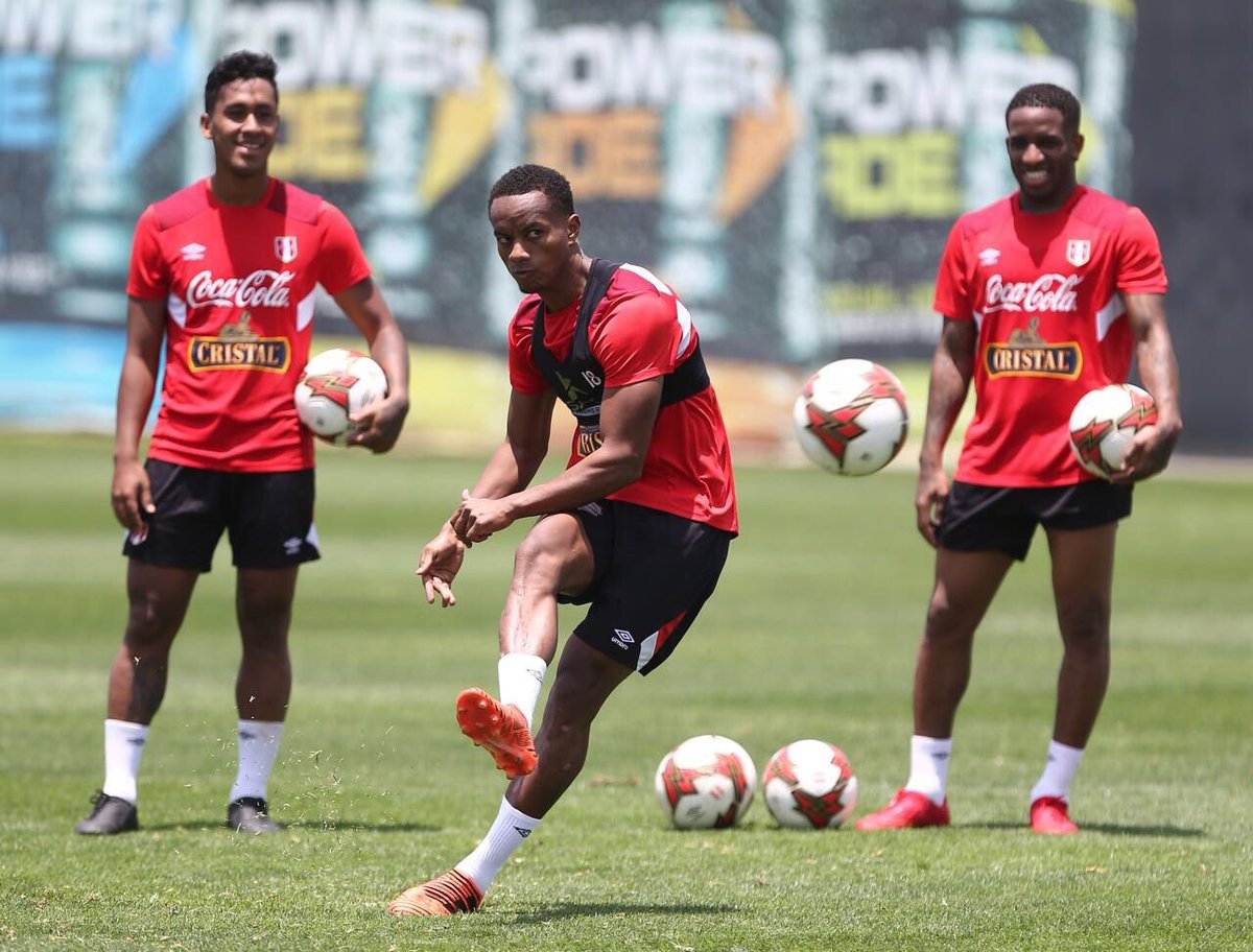 'Đội bóng cuối cùng' của Nam Mỹ làm gì trước thời khắc lịch sử? - Bóng Đá