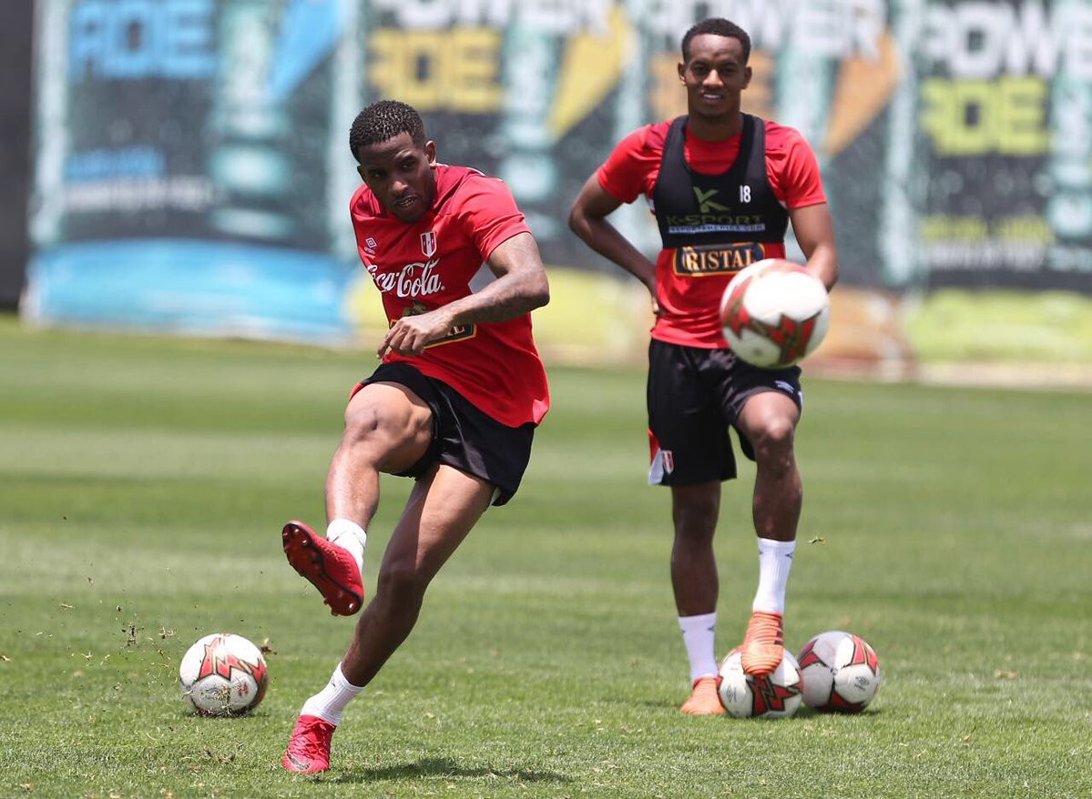 'Đội bóng cuối cùng' của Nam Mỹ làm gì trước thời khắc lịch sử? - Bóng Đá