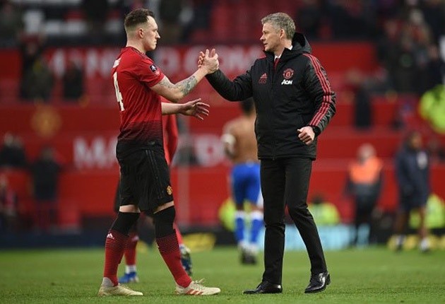 'Man Utd vẫn chưa làm được gì cả' - Phil Jones - Bóng Đá
