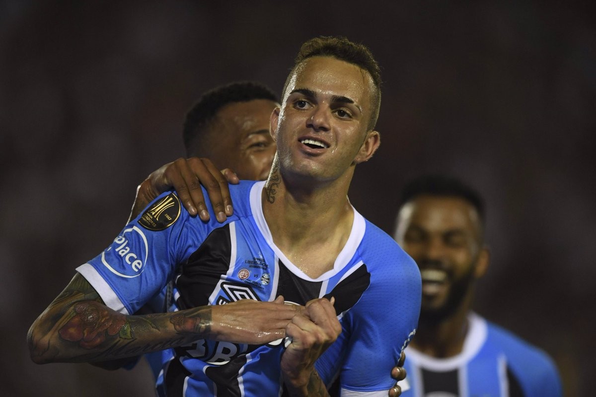 Mục tiêu của Real, M.U rực sáng giúp Gremio vô địch Nam Mỹ - Bóng Đá