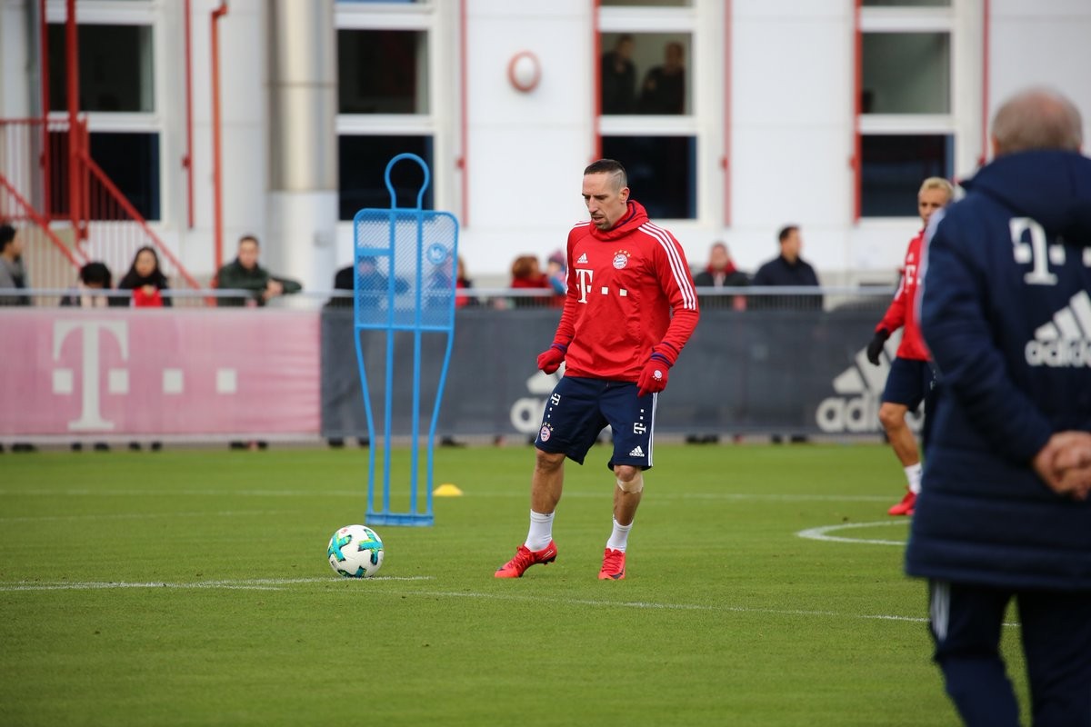 Tuyết rơi trắng xóa, Bayern Munich đón tin vui - Bóng Đá