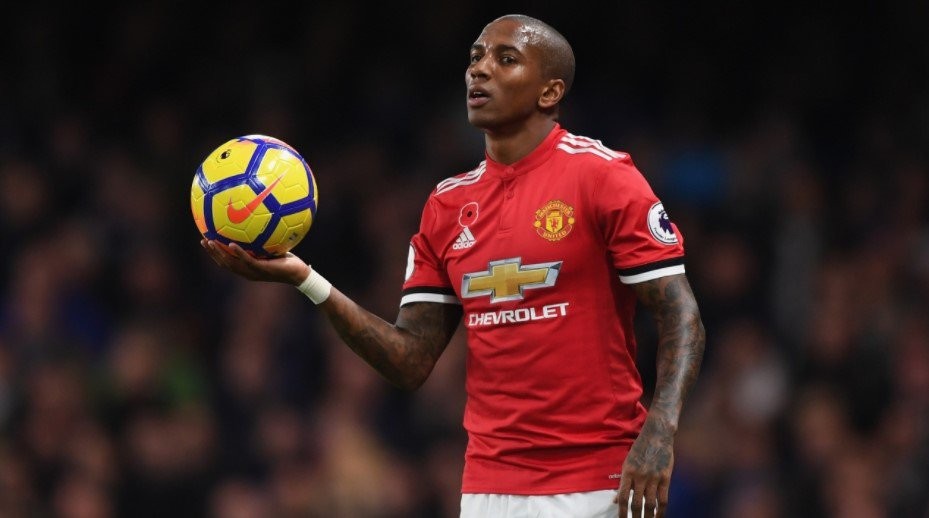 Chuyển động M.U: Phần thưởng cho Ashley Young - Bóng Đá