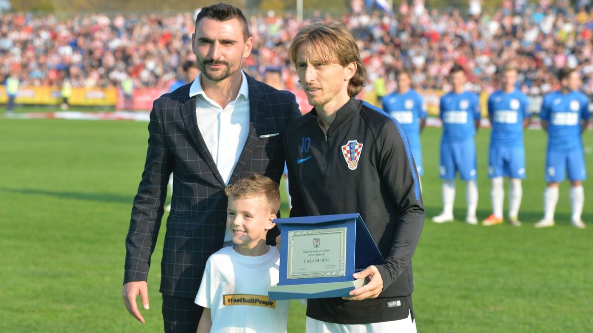 Sốc: Thua Tây Ban Nha 0-6, Croatia có cách giải khuây không tưởng - Bóng Đá
