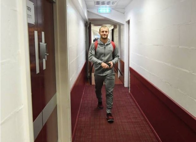 Sanchez căng thẳng đặt chân đến hiểm địa Burnley - Bóng Đá