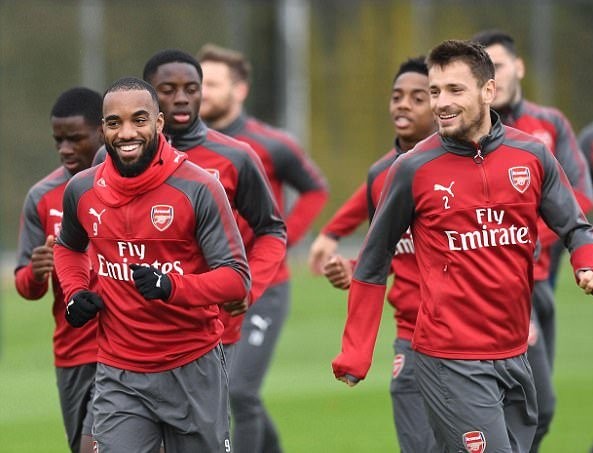 Walcott và Ozil trở lại, Arsenal sẵn sàng đấu Huddersfield - Bóng Đá