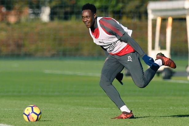 Walcott và Ozil trở lại, Arsenal sẵn sàng đấu Huddersfield - Bóng Đá