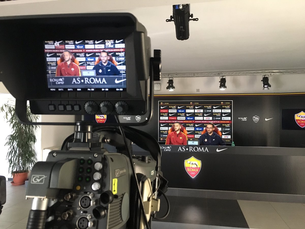 Manolas, Monchi trầm tư trong ngày ký hợp đồng  - Bóng Đá
