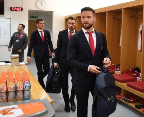 Lacazette tươi như hoa, làm tất cả sửng sốt - Bóng Đá