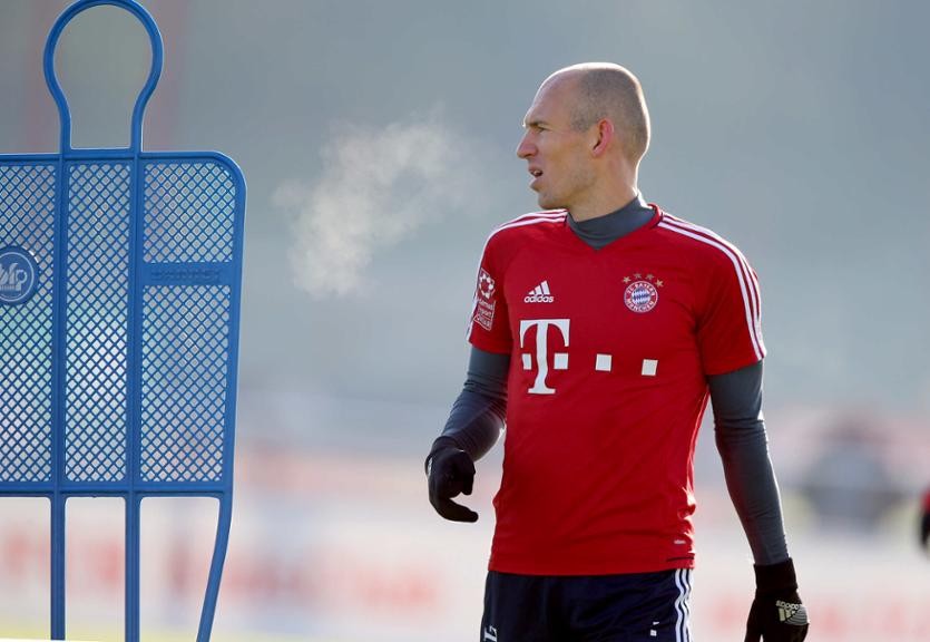 Tuyết rơi trắng xóa, sân tập Bayern Munich vẫn đón tin vui - Bóng Đá