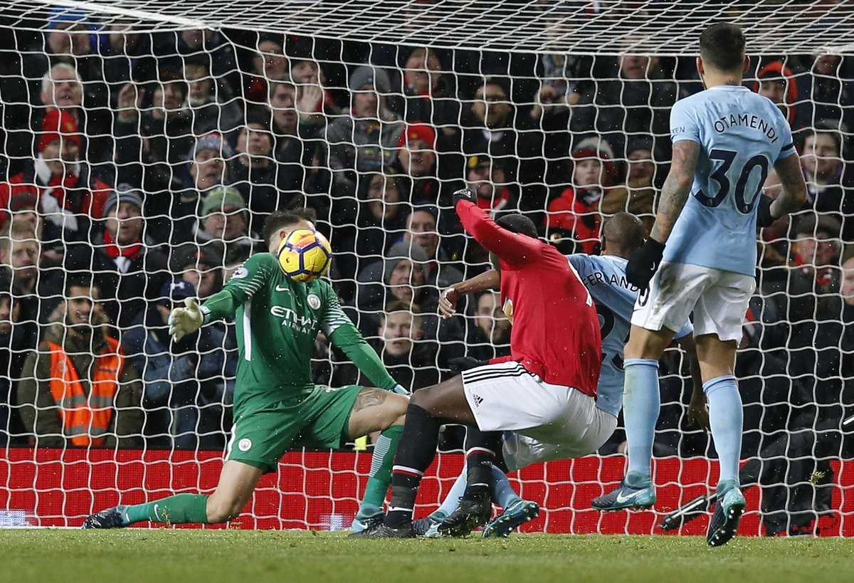 Ederson - Siêu nhân trong khung gỗ - Bóng Đá