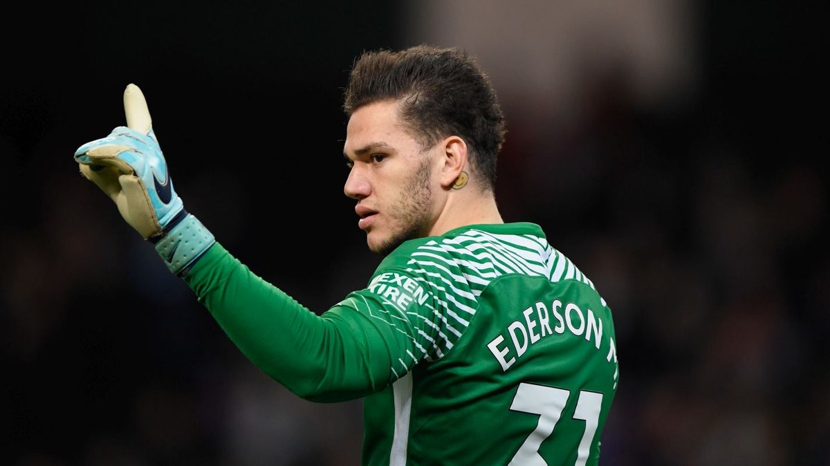 Ederson - Siêu nhân trong khung gỗ - Bóng Đá