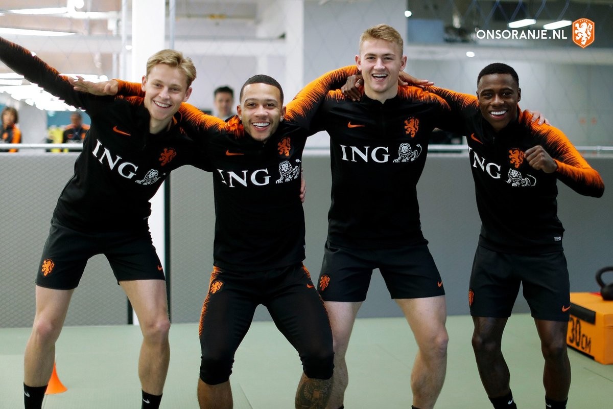 Hà Lan tập luyện - Bóng Đá