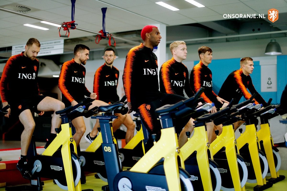 Hà Lan tập luyện - Bóng Đá