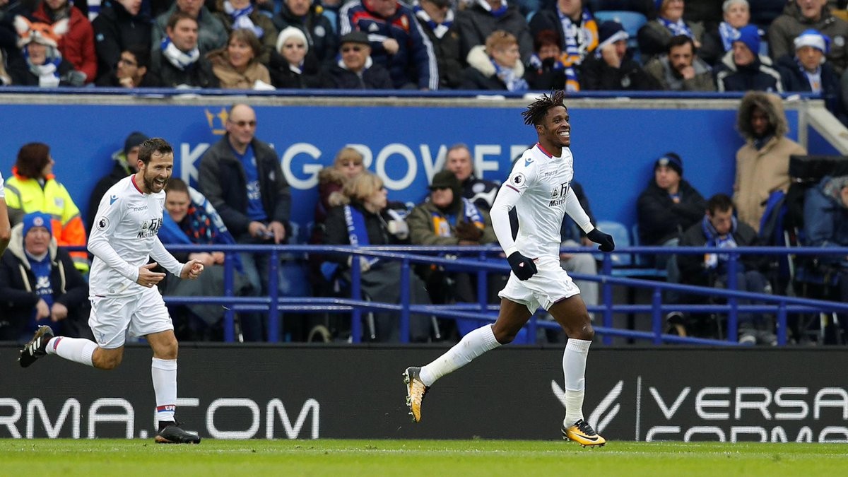 Benteke giải hạn ở hang cáo, Crystal Palace rời xa nhóm đèn đỏ - Bóng Đá