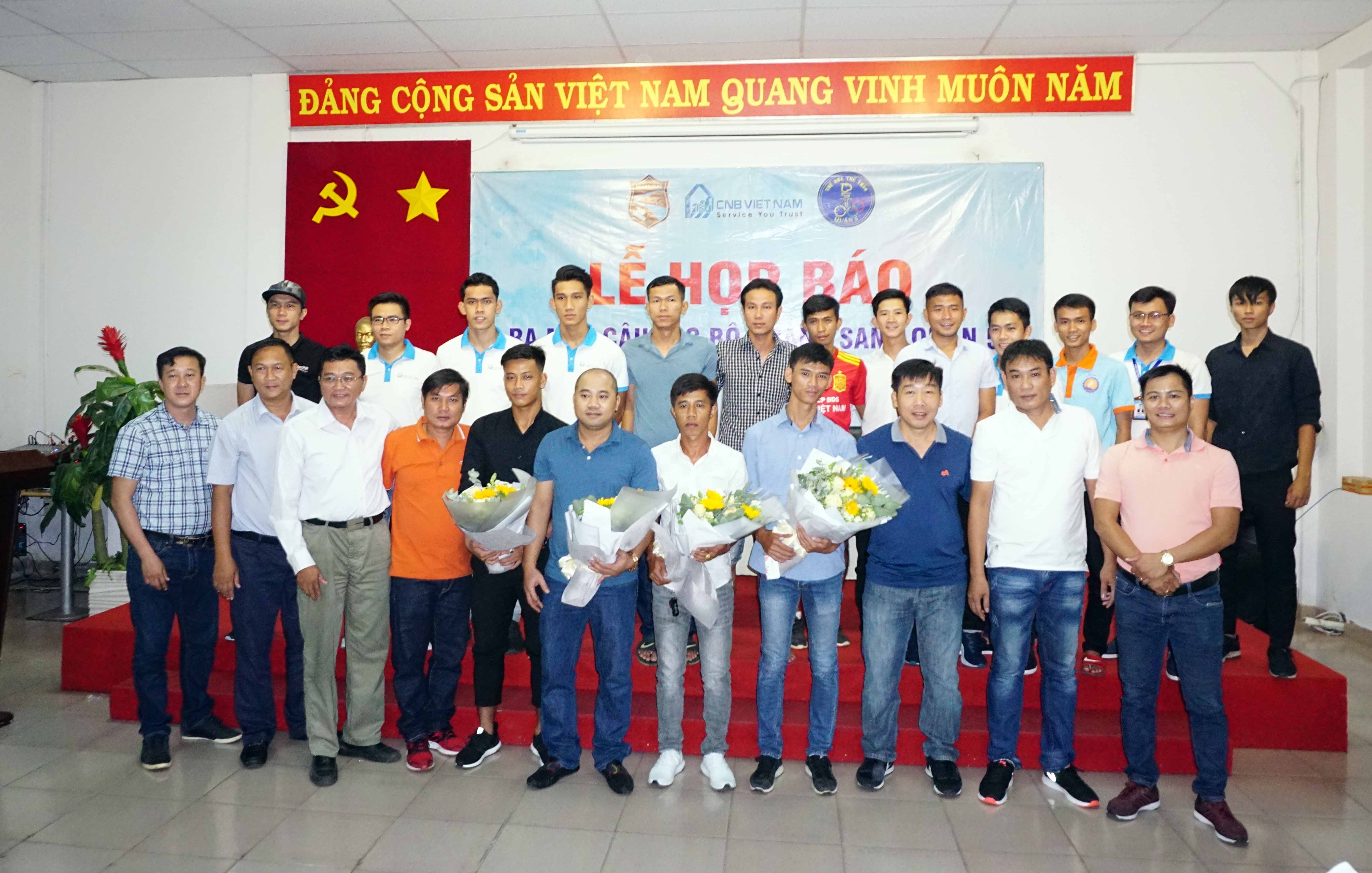 Hoàng Sang hướng tới mô hình đội bóng chuyên nghiệp - Bóng Đá