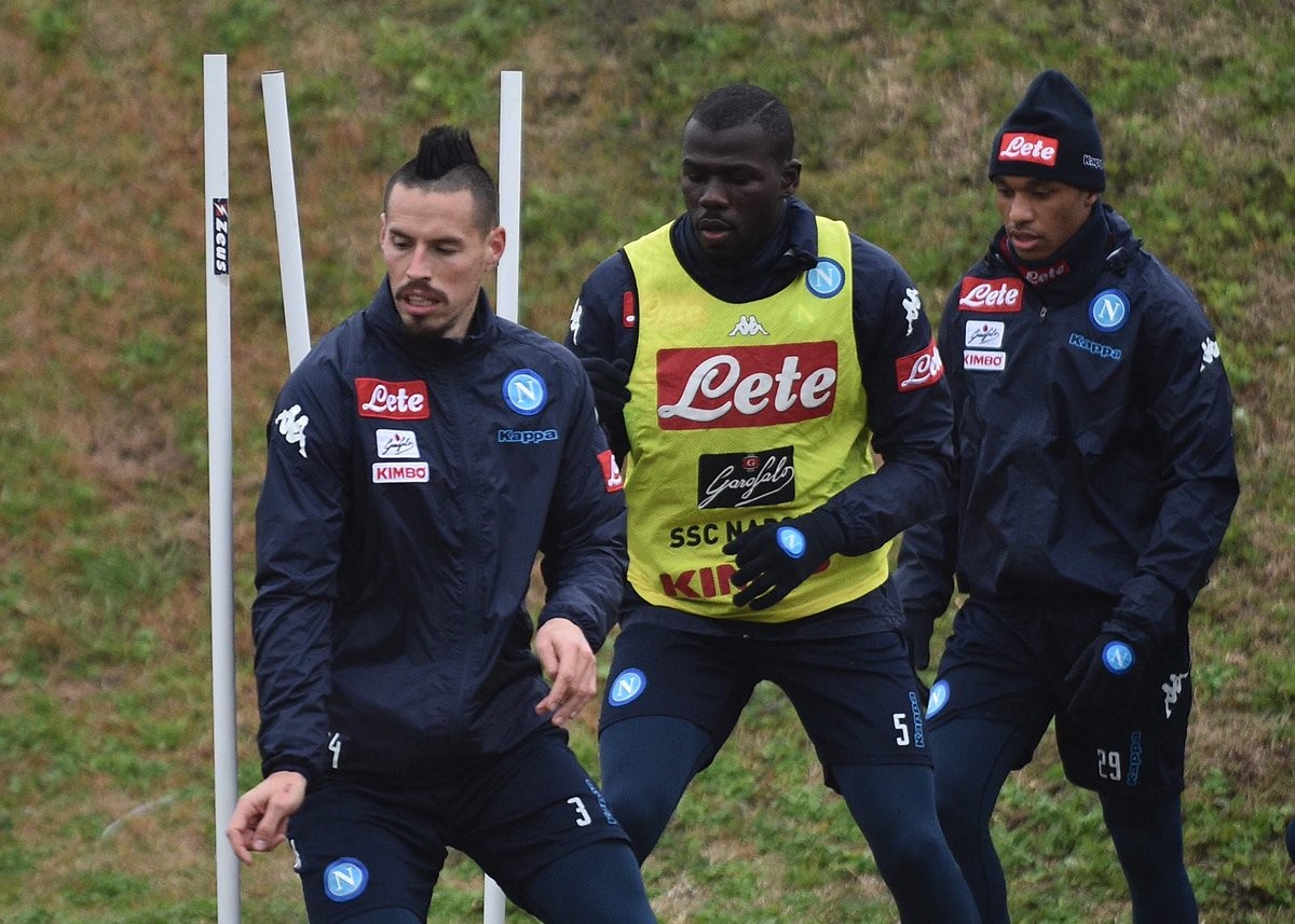 Mới vượt Maradona, Hamsik đã bị đe dọa - Bóng Đá