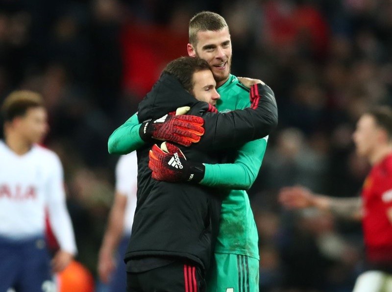 Mata phản ứng khó tin với De Gea sau trận - Bóng Đá