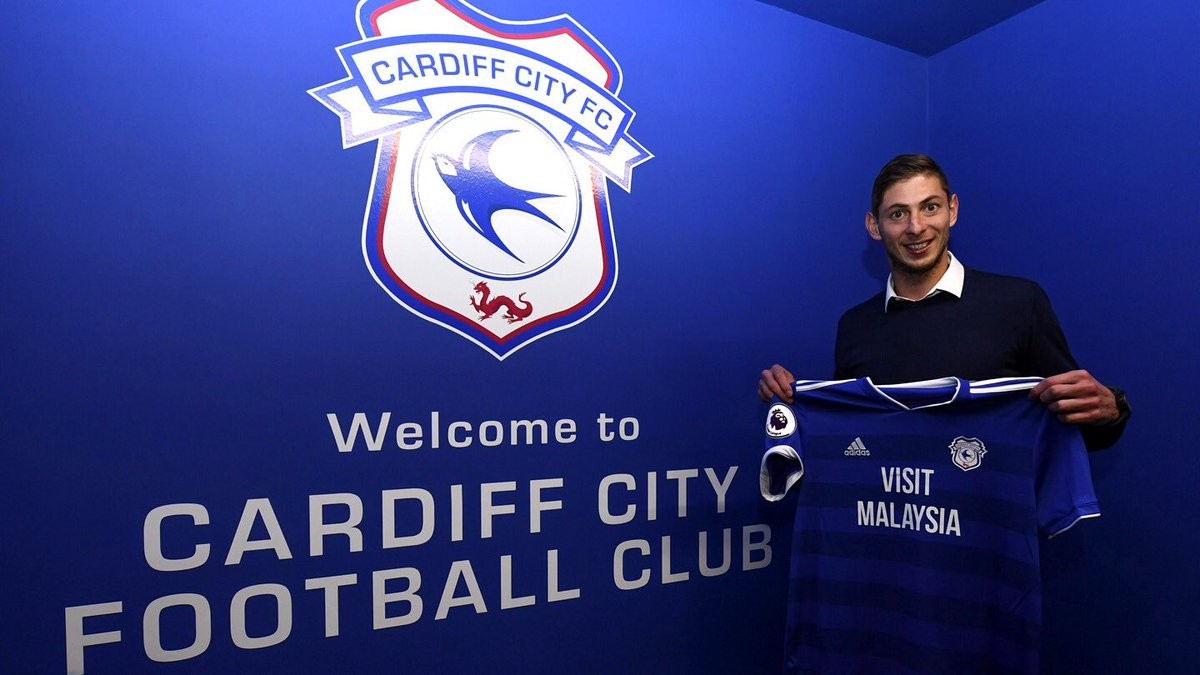 Sala đến Cardiff - Bóng Đá