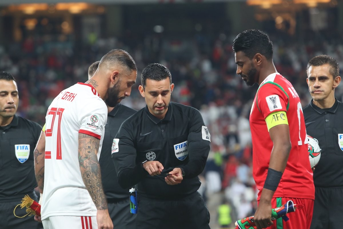 Biến đối thủ thành Ronaldo, Alireza Beiranvand đưa đội nhà vào tứ kết - Bóng Đá