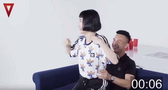 Cầu thủ U19 Việt Nam khiến fan đỏ mặt vì... 'cảnh nóng' - Bóng Đá