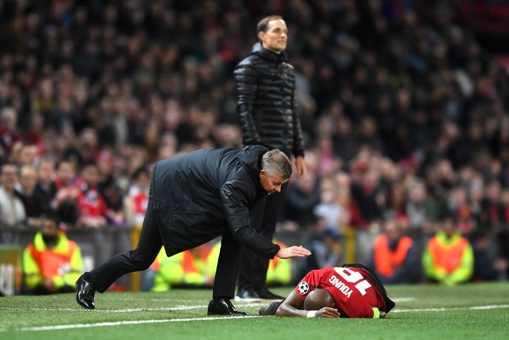 Vừa được gia hạn, công thần Man Utd đã bị fan Quỷ đỏ xua đuổi - Bóng Đá