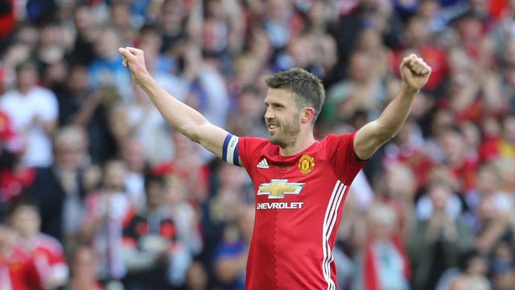 Mike Phelan đã nói gì về Carrick và Pogba tại Man Utd? - Bóng Đá