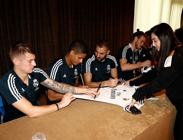 Real gặp fan - Bóng Đá