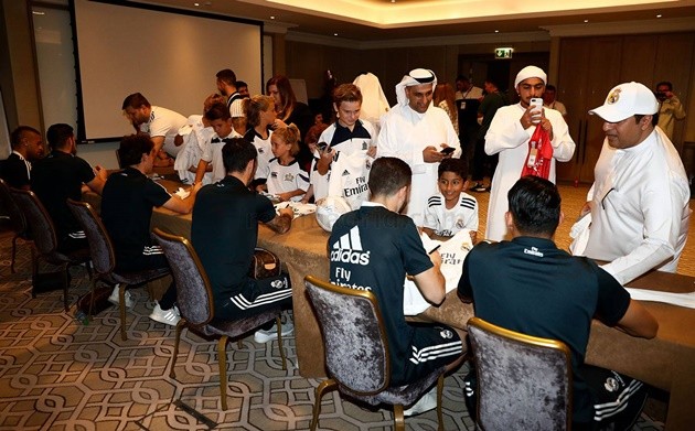 Real gặp fan - Bóng Đá