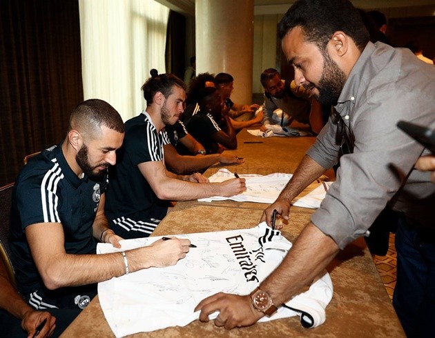 Real gặp fan - Bóng Đá